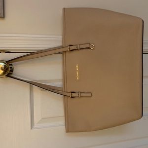Michael Kors Tote Bag in tan